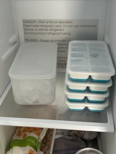DOQAUS Ice Cube Tray with Lid and Bin - 4 Pack Silicone Ice Cube Trays for Freezer, Stackable Ice Bucket Kits with Storage Container & Scoop for Kitchen, RV, Cocktail, Coffee photo review