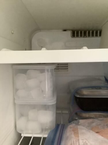 DOQAUS Ice Cube Tray with Lid and Bin - 4 Pack Silicone Ice Cube Trays for Freezer, Stackable Ice Bucket Kits with Storage Container & Scoop for Kitchen, RV, Cocktail, Coffee photo review