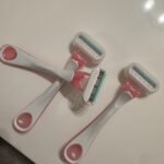 Gillette Venus Sensitive Women's Disposable Razors - Single Package of 3 Razors photo review
