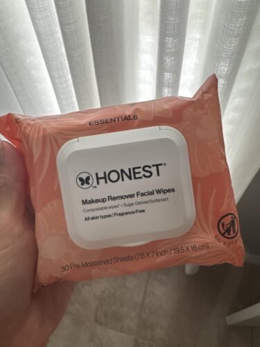 Honest Beauty Fragrance-Free Cleansing and Makeup Removing Wipes | Plant-based, hypoallergenic, gentle for sensitive skin | 90 wipes photo review