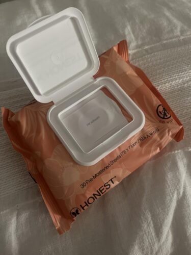 Honest Beauty Fragrance-Free Cleansing and Makeup Removing Wipes | Plant-based, hypoallergenic, gentle for sensitive skin | 90 wipes photo review