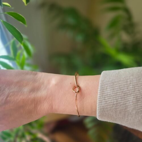 PAVOI 14K Gold Plated Forever Love Knot Infinity Bangle Bracelets for Women | Gold Bangle Bracelet for Women photo review