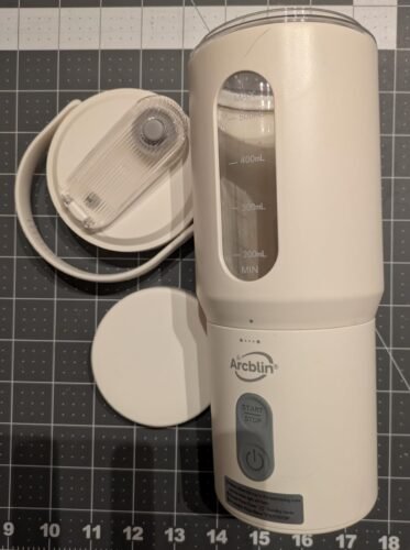 Personal Portable Blender, Detachable To-Go Cup& Carry Handle,17oz Blender Cup for Shakes and Smoothies, Rechargeable Mini Juicer for Gym, Baby Food, Auto-Shutoff, BPA Free, Green photo review